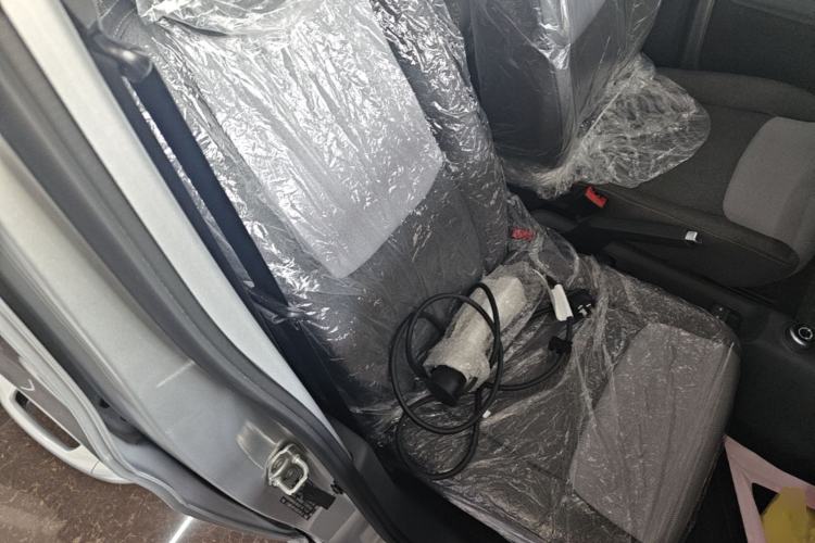 Used Wuling Zhiguang New Energy 2025 Model 305km Ambitious Edition Right Front Seat
