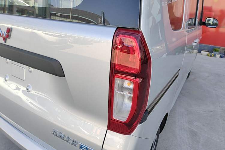 Used Wuling Zhiguang New Energy 2025 Comfort Model Right Rear Taillight