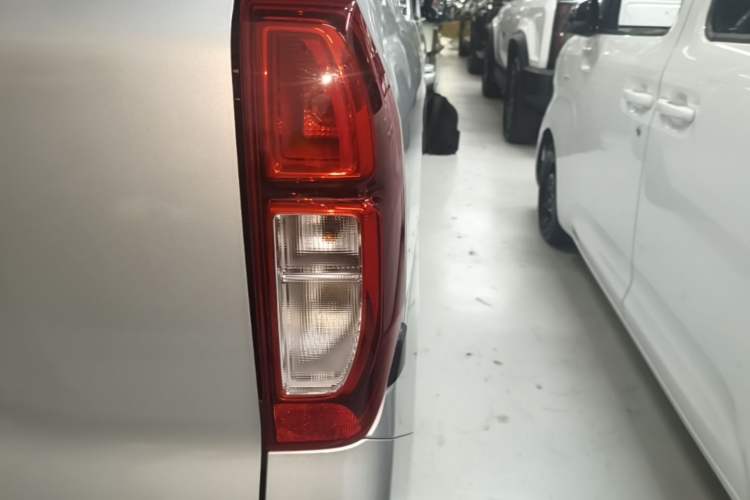 Used Wuling Zhiguang New Energy 2025 Standard Model Right Rear Taillight