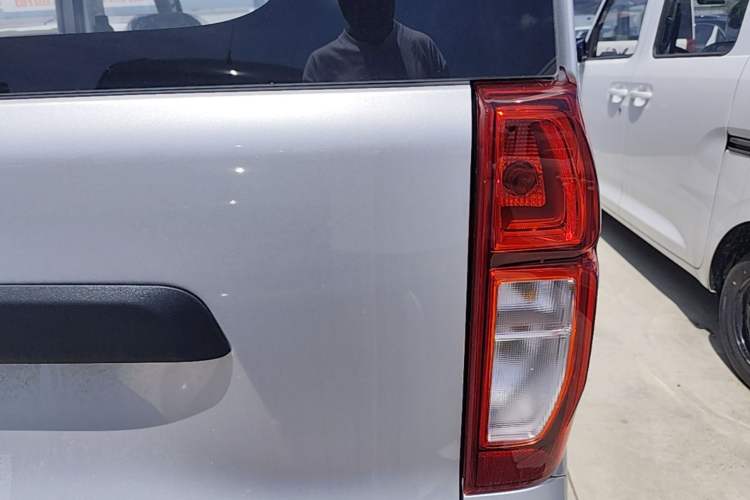 Used Wuling Zhiguang New Energy 2025 Comfort Model Right Rear Taillight