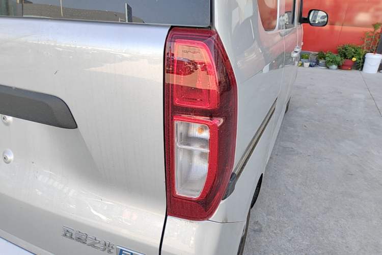 Used Wuling Zhiguang New Energy 2025 Comfort Model Right Rear Taillight