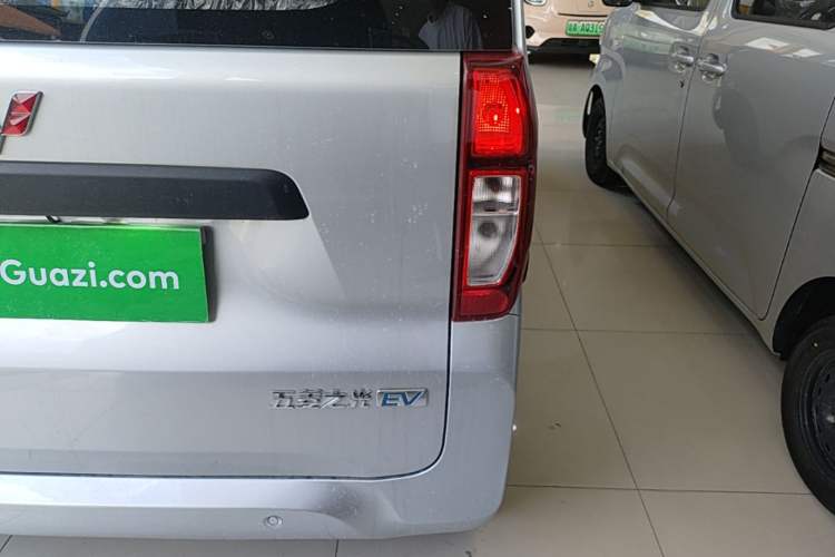 Used Wuling Zhiguang New Energy 2025 Standard Model Right Rear Taillight