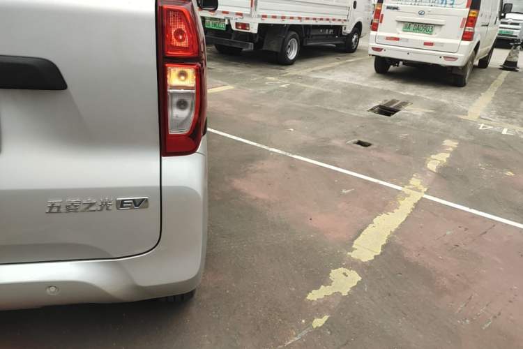Used Wuling Zhiguang New Energy 2025 Standard Model Right Rear Taillight
