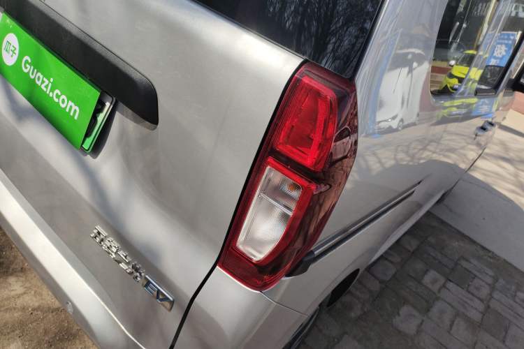 Used Wuling Zhiguang New Energy 2025 Comfort Model Right Rear Taillight