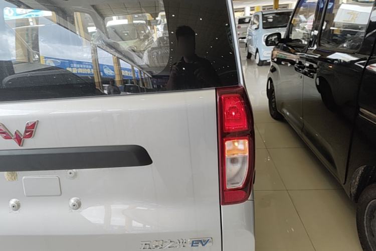 Used Wuling Zhiguang New Energy 2025 Standard Model Right Rear Taillight