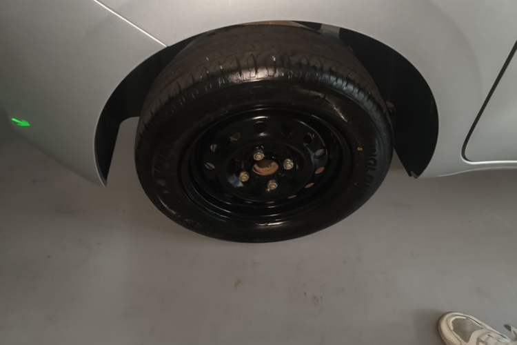 Used Wuling Zhiguang New Energy 2025 Standard Model Right Rear Wheel Hub