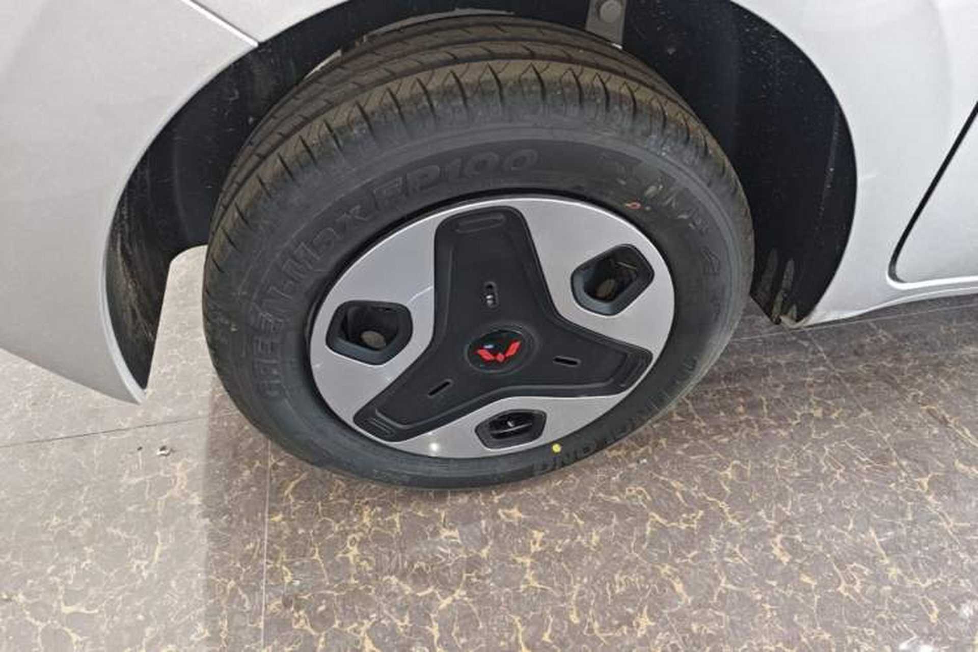 Used Wuling Zhiguang New Energy 2025 Comfort Model Right Rear Wheel Hub