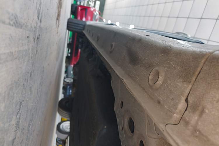 Used Wuling Zhiguang New Energy 2025 Model 305km Ambitious Edition Right Side Sill