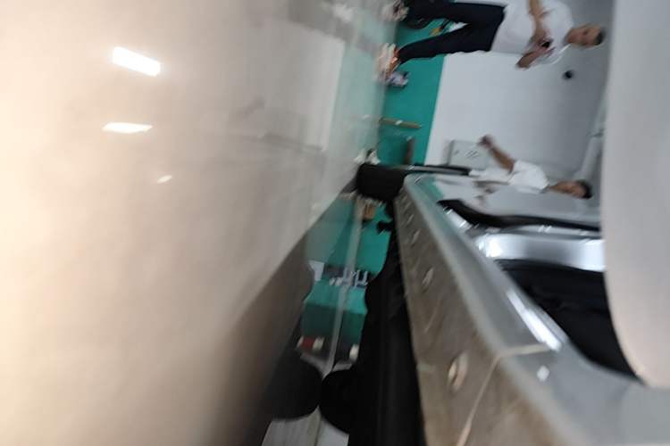 Used Wuling Zhiguang New Energy 2025 Model 305km Ambitious Edition Right Side Sill