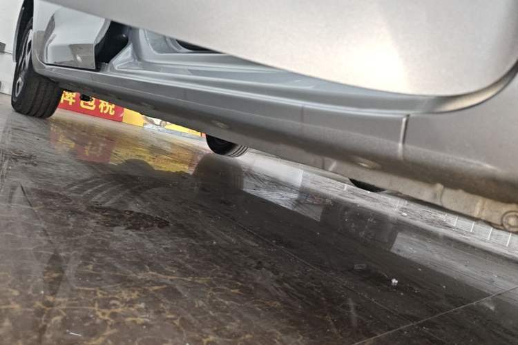 Used Wuling Zhiguang New Energy 2025 Comfort Model Right Side Sill