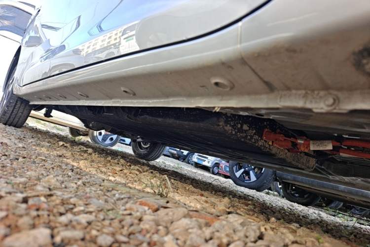 Used Wuling Zhiguang New Energy 2025 Model 305km Ambitious Edition Right Side Sill