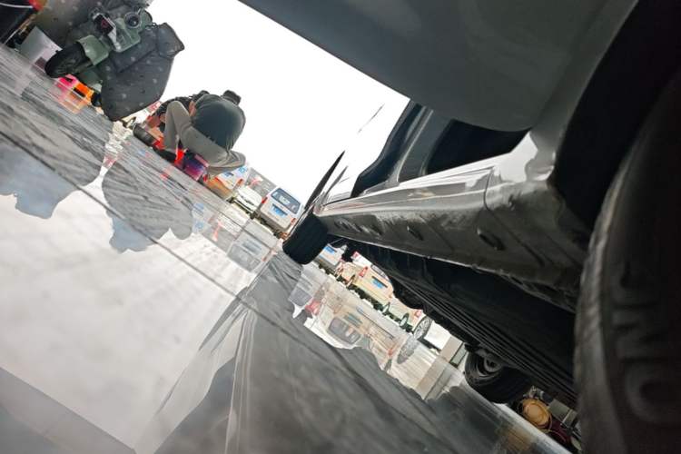 Used Wuling Zhiguang New Energy 2025 Model 305km Ambitious Edition Right Side Sill