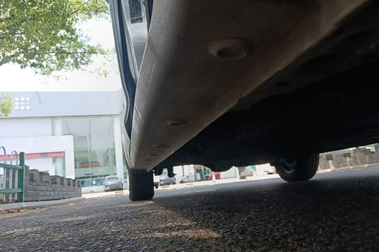 Used Wuling Zhiguang New Energy 2025 Model 305km Ambitious Edition Right Side Sill