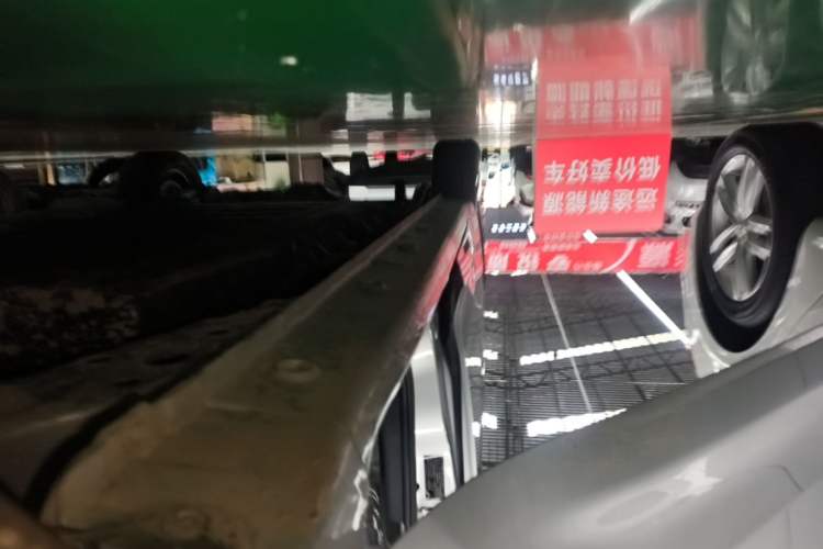 Used Wuling Zhiguang New Energy 2025 Model 305km Ambitious Edition Right Side Sill