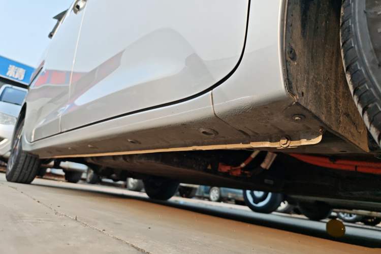 Used Wuling Zhiguang New Energy 2025 Comfort Model Right Side Sill