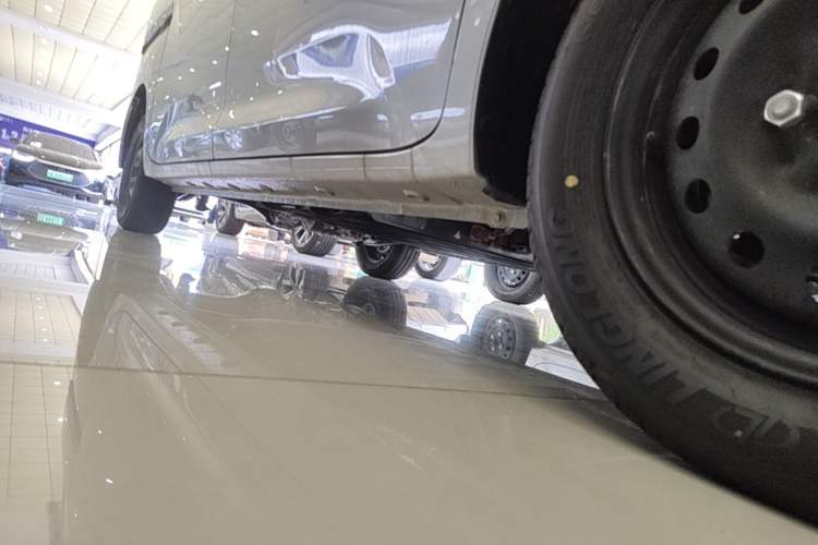 Used Wuling Zhiguang New Energy 2025 Standard Model Right Side Sill