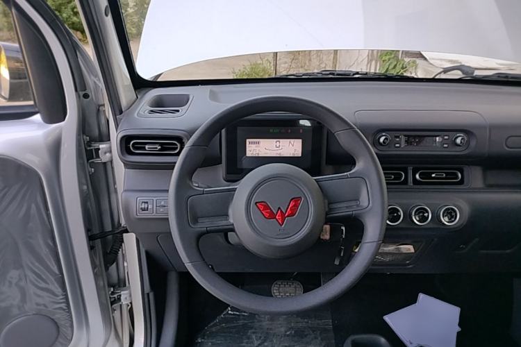 Used Wuling Zhiguang New Energy 2025 Comfort Model Steering Wheel