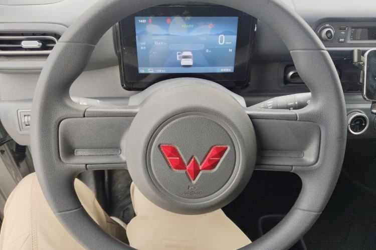 Used Wuling Zhiguang New Energy 2025 Model 305km Ambitious Edition Steering Wheel