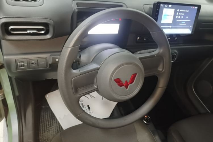Used Wuling Zhiguang New Energy 2025 Standard Model Steering Wheel