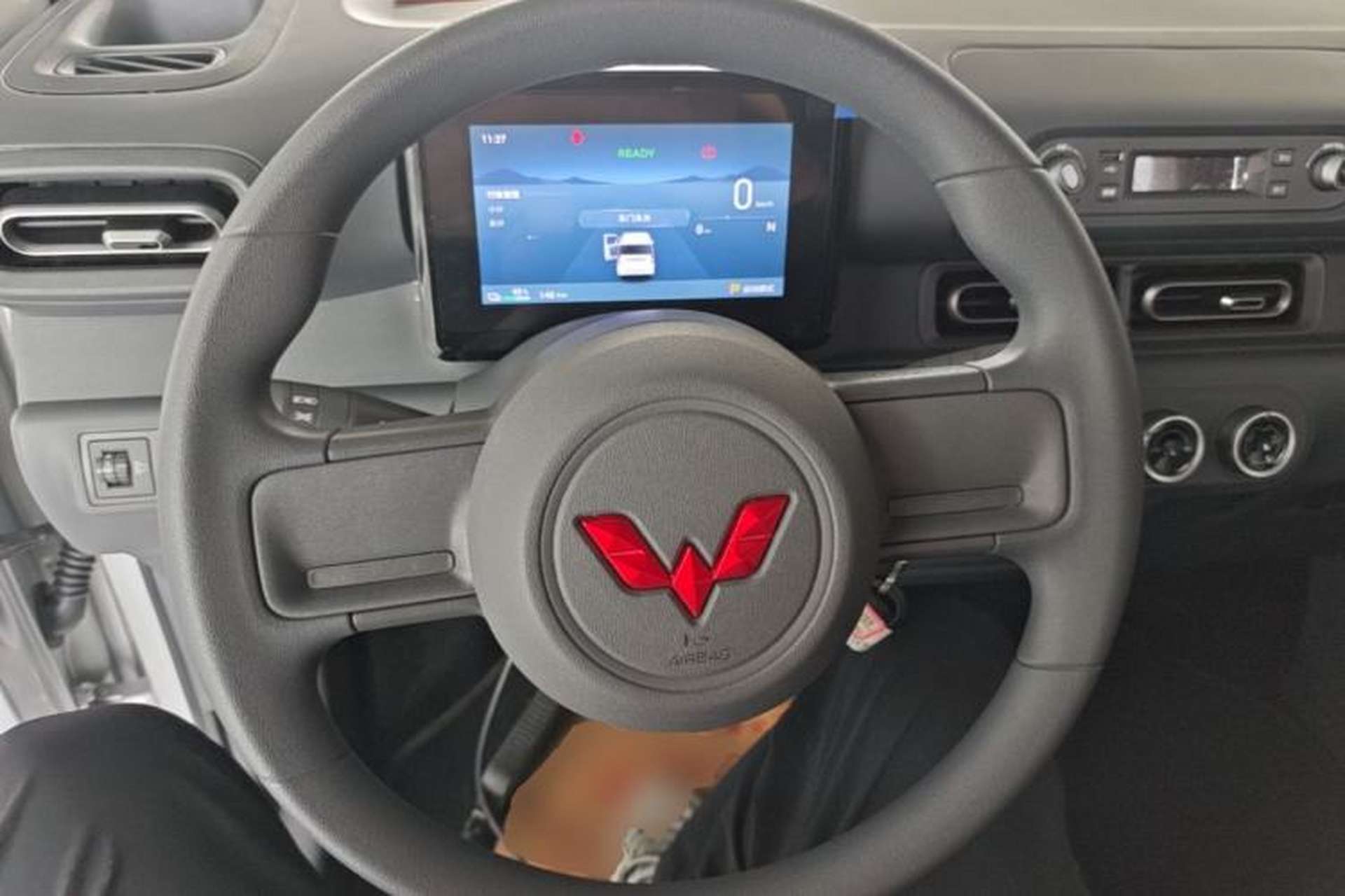 Used Wuling Zhiguang New Energy 2025 Model 305km Ambitious Edition Steering Wheel