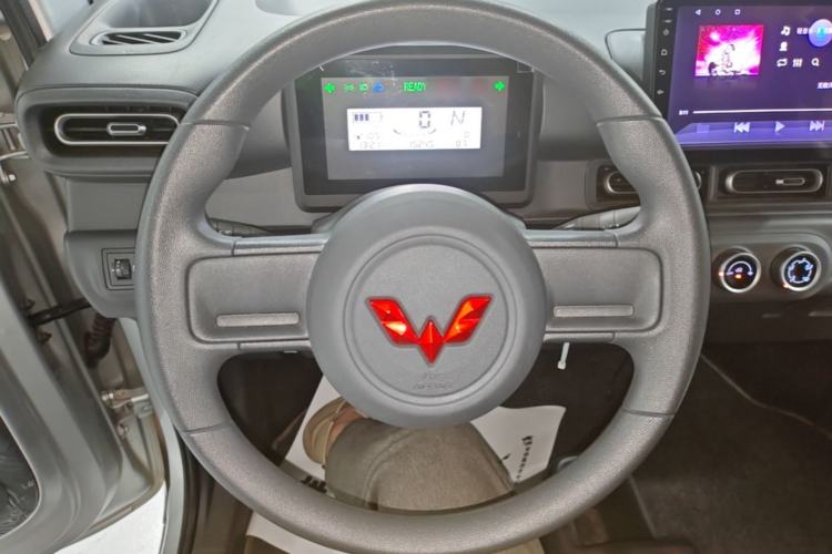 Used Wuling Zhiguang New Energy 2025 Standard Model Steering Wheel