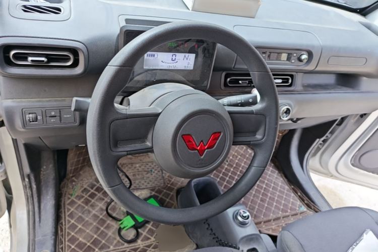 Used Wuling Zhiguang New Energy 2025 Standard Model Steering Wheel