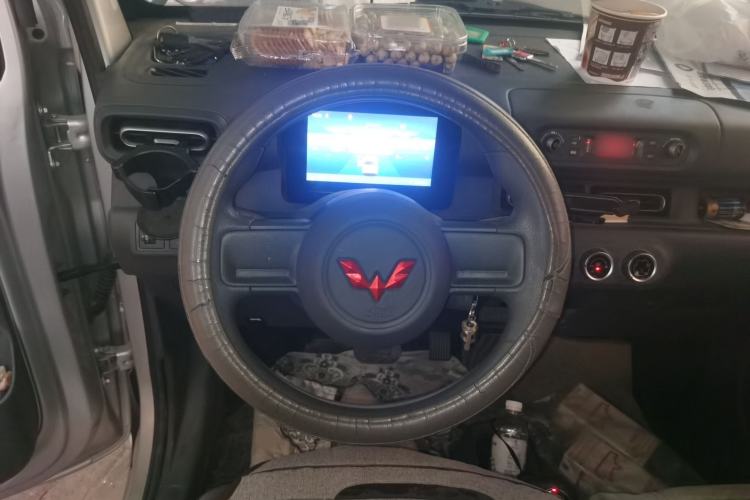 Used Wuling Zhiguang New Energy 2025 Model 305km Ambitious Edition Steering Wheel