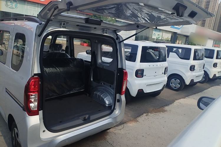 Used Wuling Zhiguang New Energy 2025 Model 305km Ambitious Edition Trunk