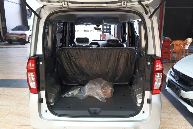 Used Wuling Zhiguang New Energy 2025 Comfort Model Trunk