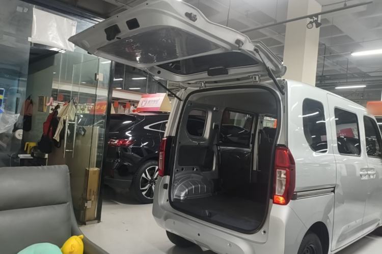 Used Wuling Zhiguang New Energy 2025 Standard Model Trunk