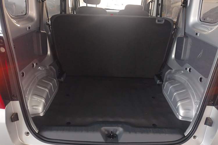 Used Wuling Zhiguang New Energy 2025 Model 305km Ambitious Edition Trunk