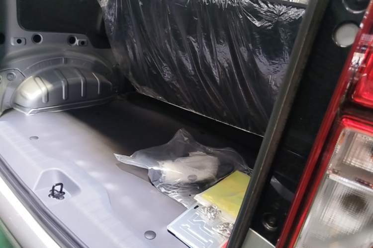 Used Wuling Zhiguang New Energy 2025 Model 305km Ambitious Edition Trunk