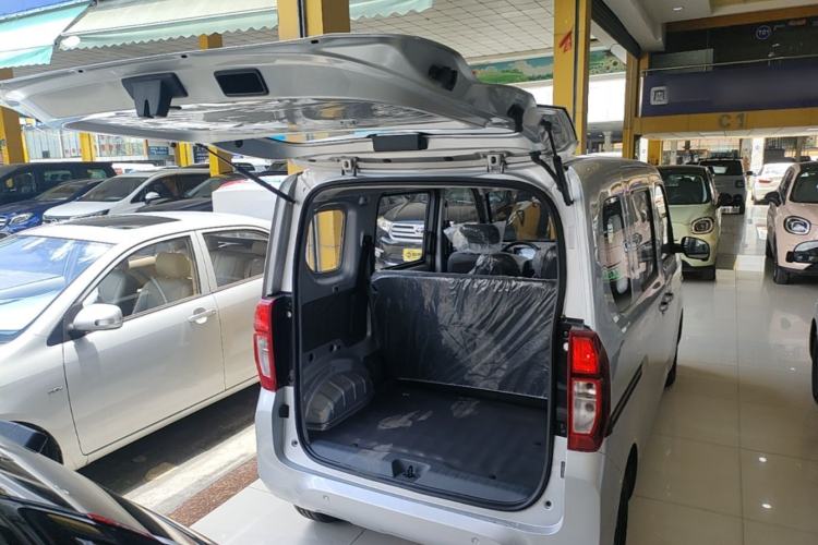 Used Wuling Zhiguang New Energy 2025 Standard Model Trunk