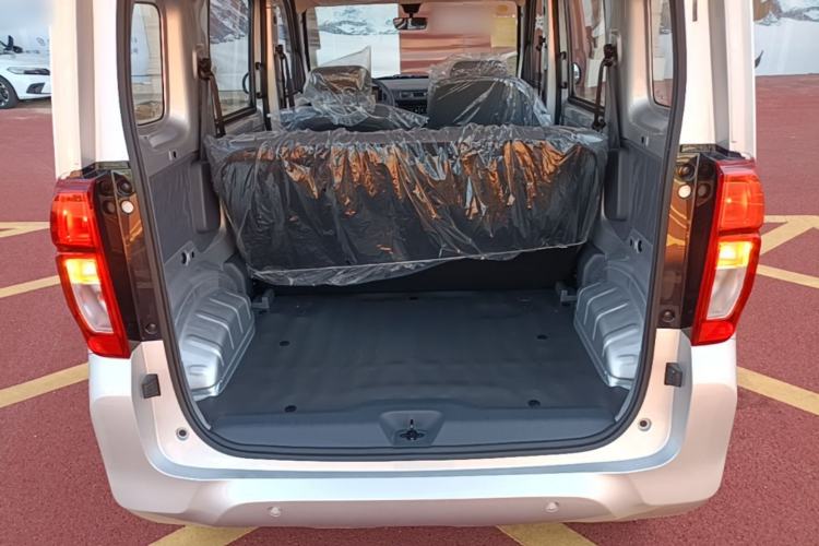 Used Wuling Zhiguang New Energy 2025 Comfort Model Trunk