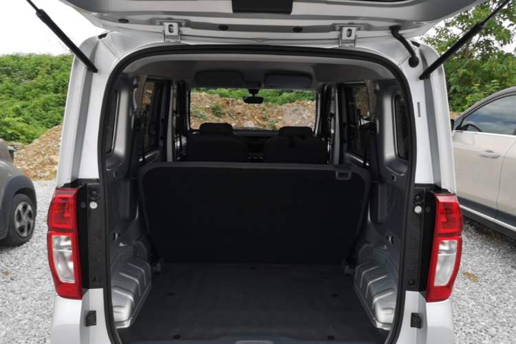Used Wuling Zhiguang New Energy 2025 Comfort Model Trunk
