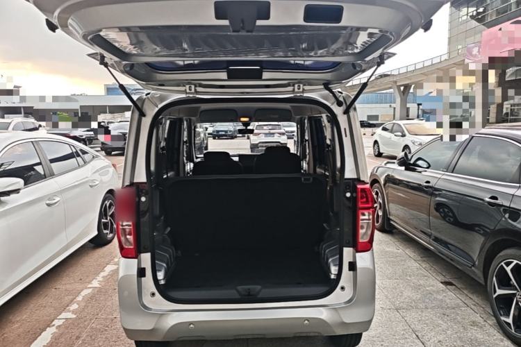 Used Wuling Zhiguang New Energy 2025 Model 305km Ambitious Edition Trunk