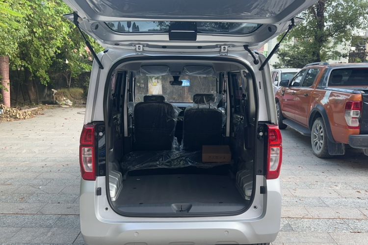 Used Wuling Zhiguang New Energy 2025 Model 305km Ambitious Edition Trunk