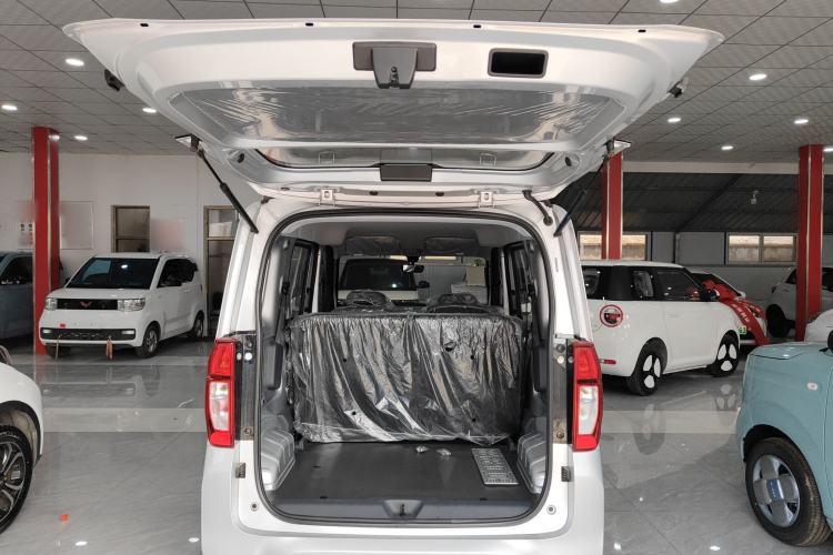 Used Wuling Zhiguang New Energy 2025 Comfort Model Trunk