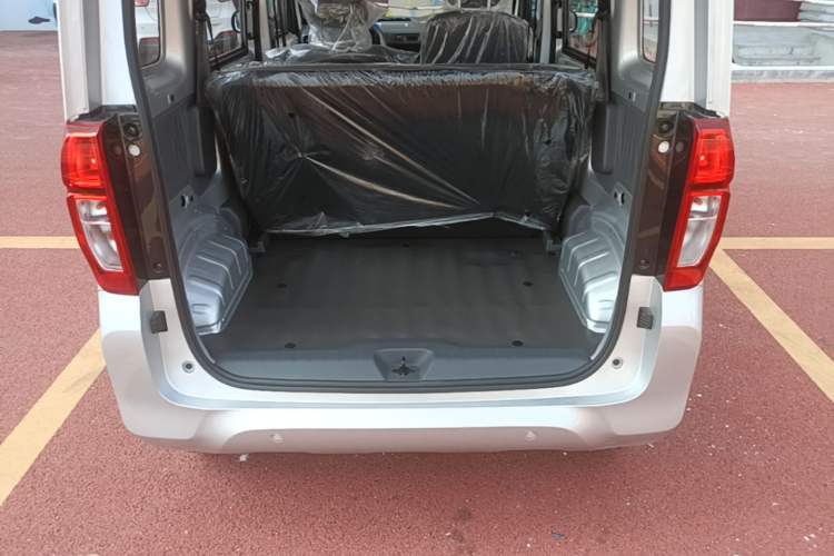 Used Wuling Zhiguang New Energy 2025 Comfort Model Trunk