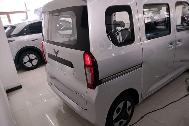 Used Wuling Zhiguang New Energy 2025 Comfort Model Trunk