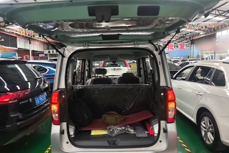 Used Wuling Zhiguang New Energy 2025 Model 305km Ambitious Edition Trunk