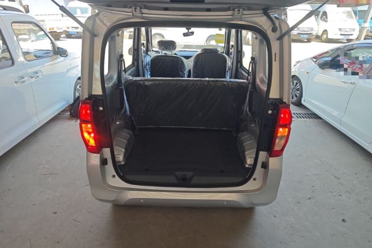 Used Wuling Zhiguang New Energy 2025 Model 305km Ambitious Edition Trunk