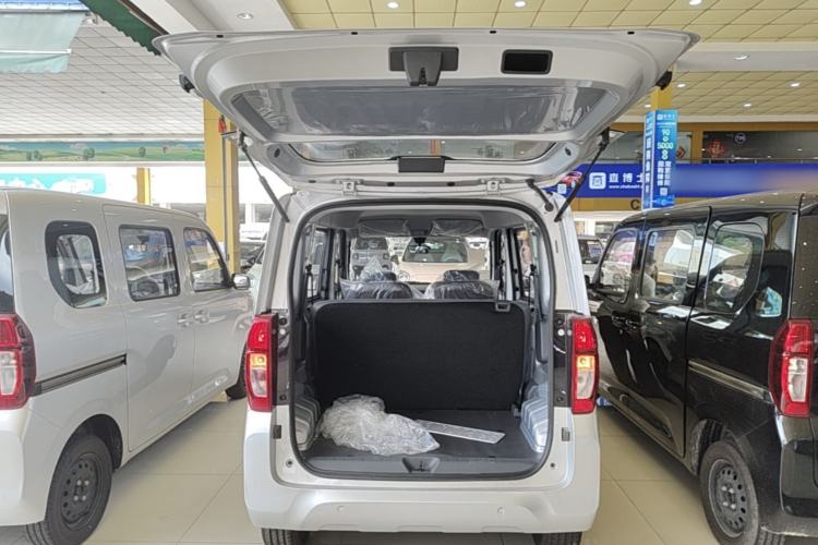 Used Wuling Zhiguang New Energy 2025 Standard Model Trunk