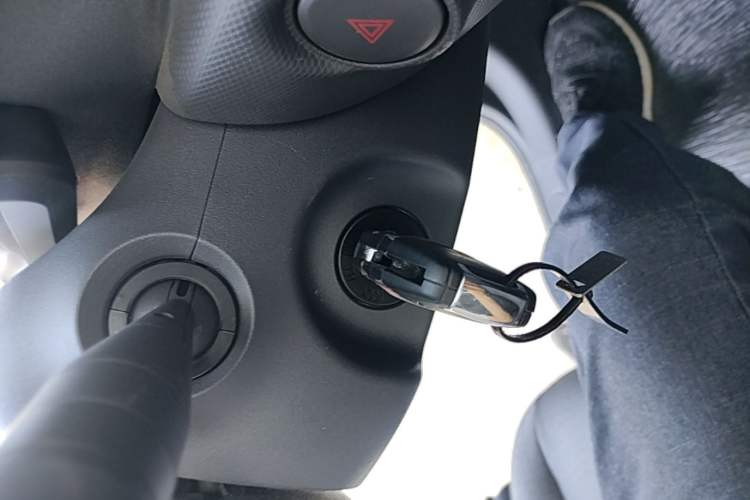 Used Wuling Zhiguang New Energy 2025 Comfort Model Vehicle Key