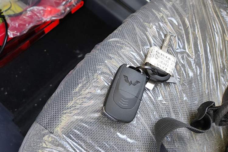 Used Wuling Zhiguang New Energy 2025 Comfort Model Vehicle Key