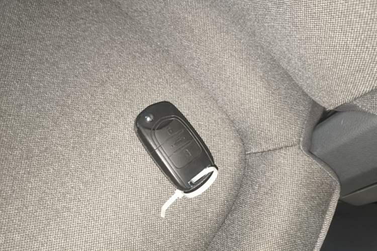 Used Wuling Zhiguang New Energy 2025 Standard Model Vehicle Key