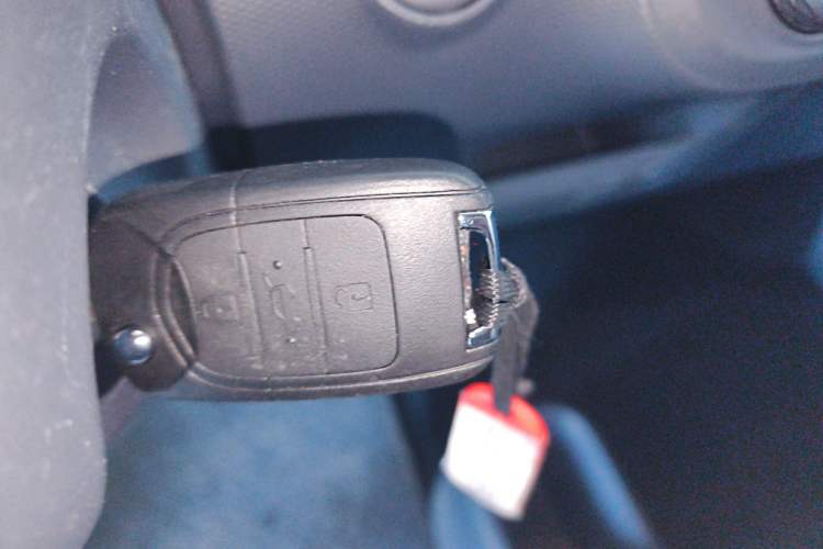 Used Wuling Zhiguang New Energy 2025 Model 305km Ambitious Edition Vehicle Key