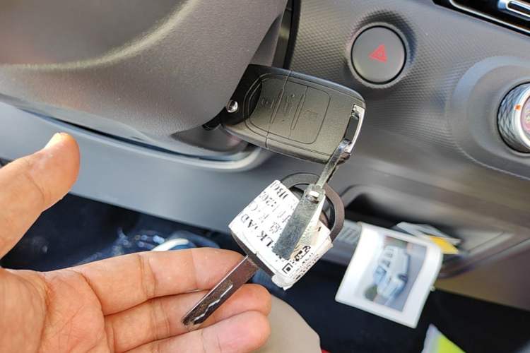 Used Wuling Zhiguang New Energy 2025 Comfort Model Vehicle Key
