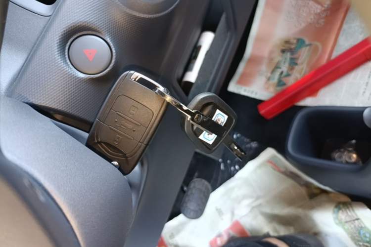 Used Wuling Zhiguang New Energy 2025 Comfort Model Vehicle Key