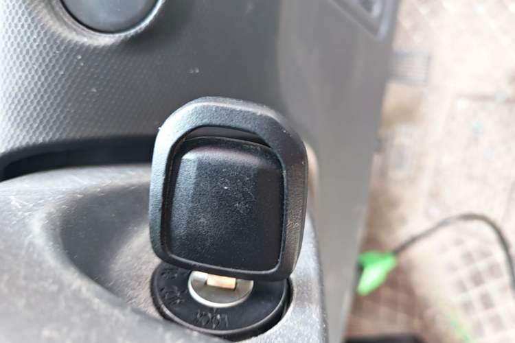 Used Wuling Zhiguang New Energy 2025 Standard Model Vehicle Key